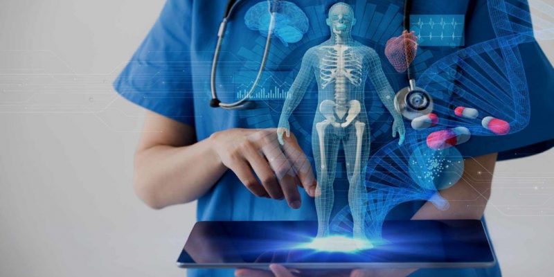 Realidad aumentada en medicina, se muestra el cuerpo humano y una clara visualización del sistema Oseo